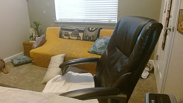 musclebearnips online show from September 17, 6:31 pm