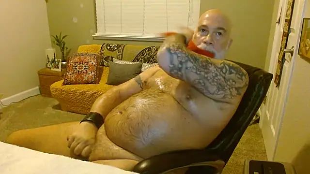 musclebearnips online show from November 17, 1:11 am
