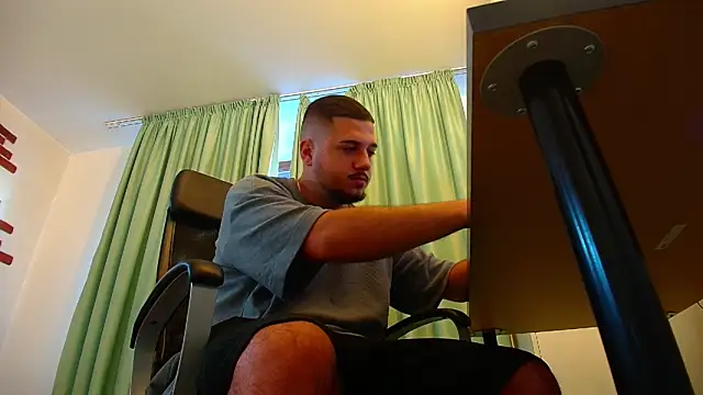 Snapshot of JoshKnights chatting on September 23, 5:21 am JoshKnights online show from September 23, 5:21 am