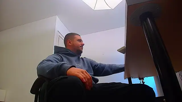 Snapshot of JoshKnights chatting on September 30, 5:12 am JoshKnights online show from September 30, 5:12 am