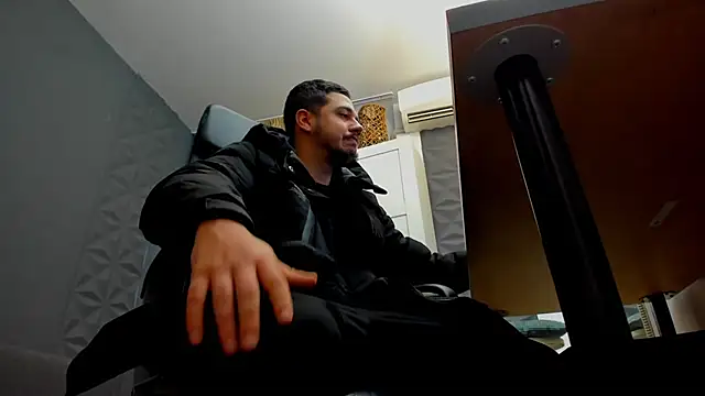 Snapshot of JoshKnights chatting on October 20, 4:57 am JoshKnights online show from October 20, 4:57 am