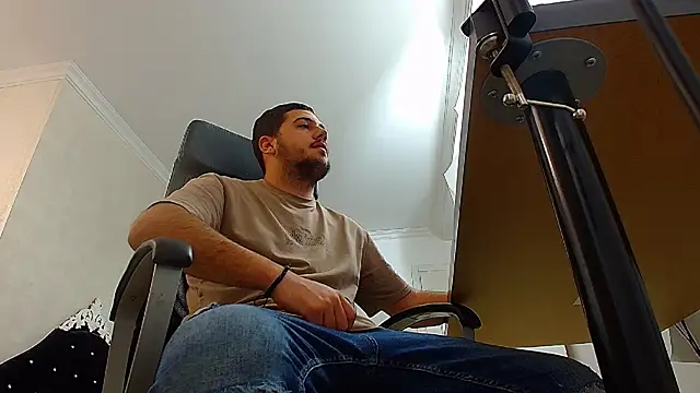 Snapshot of JoshKnights chatting on October 31, 6:14 am JoshKnights online show from October 31, 6:14 am