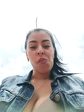 Snapshot of Emily_Wane chatting on September 26, 4:44 pm Emily Wane online show from September 26, 4:44 pm