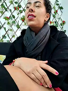 Snapshot of Emily_Wane chatting on October 17, 5:37 pm Emily Wane online show from October 17, 5:37 pm