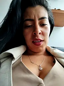 Snapshot of Emily_Wane chatting on October 18, 4:41 pm Emily Wane online show from October 18, 4:41 pm