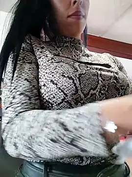 Snapshot of Emily_Wane chatting on November 2, 6:43 pm Emily Wane online show from November 2, 6:43 pm