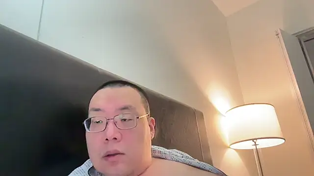 Snapshot of slaveasianboy chatting on March 9, 6:32 pm slaveasianboy online show from March 9, 6:32 pm