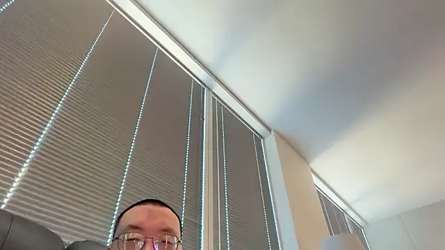 Snapshot of slaveasianboy chatting on December 21, 2:46 pm slaveasianboy online show from December 21, 2:46 pm