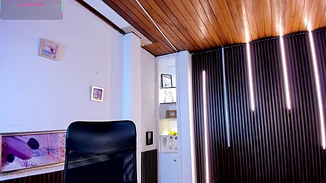 victoria mooree online show from March 10, 4:12 pm