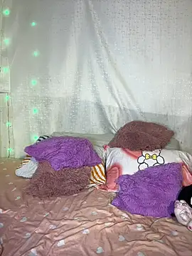 CharlotteMillers online show from May 14, 3:24 am