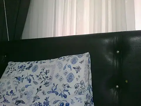 Snapshot of Yldrmm_9553 chatting on February 17, 2:46 pm Yldrmm 9553 online show from February 17, 2:46 pm