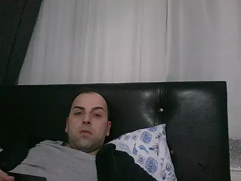 Snapshot of Yldrmm_9553 chatting on February 19, 4:36 pm Yldrmm 9553 online show from February 19, 4:36 pm