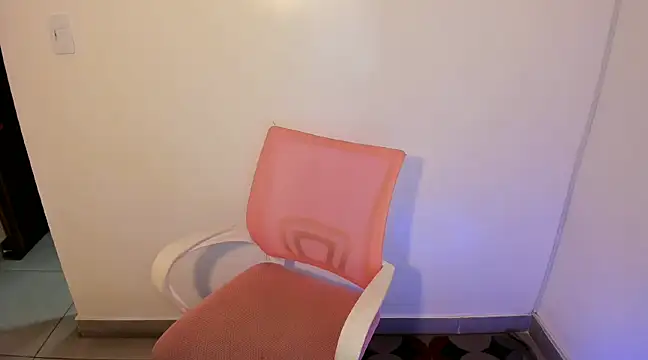 kiaraowen online show from January 5, 11:44 pm