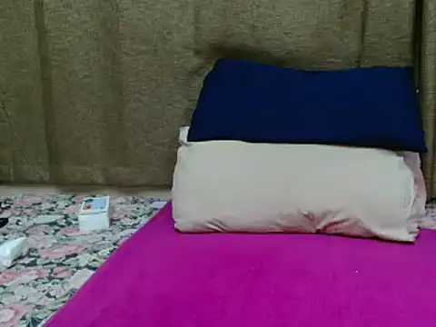 NaughtyFlower88 online show from December 13, 3:43 pm