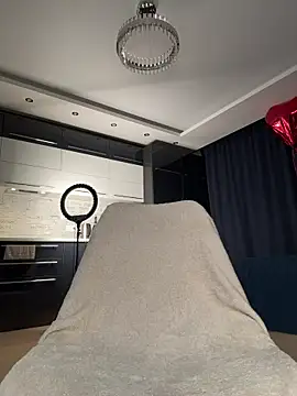  Monic  online show from March 31, 5:24 pm