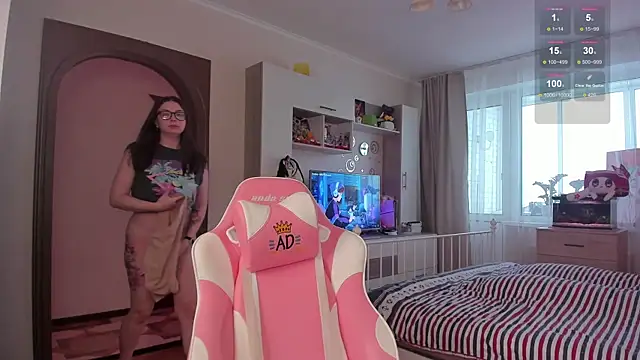 elisejays online show from December 8, 11:24 am