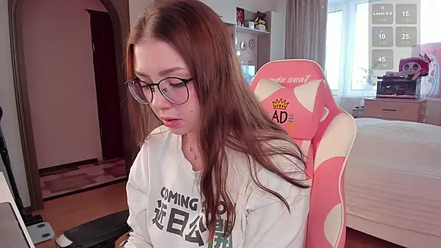 elisejays online show from February 6, 9:53 am