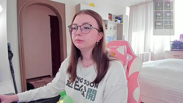 elisejays online show from February 28, 10:30 am