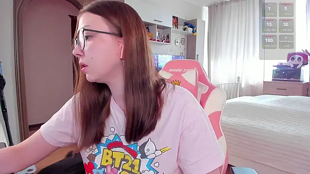 elisejays online show from March 15, 10:57 am