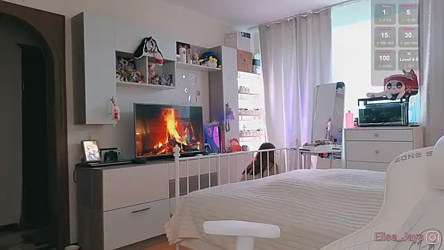 elisejays online show from September 14, 12:37 pm