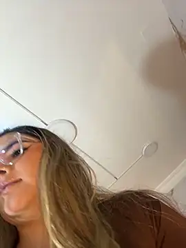 EVELIN MASON online show from May 3, 9:10 pm