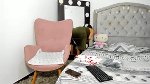 AnaRuiz online show from January 5, 7:28 pm