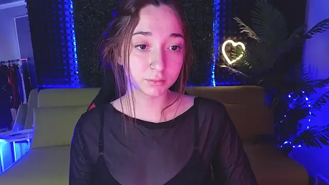 YasmineWest online show from December 11, 7:53 am