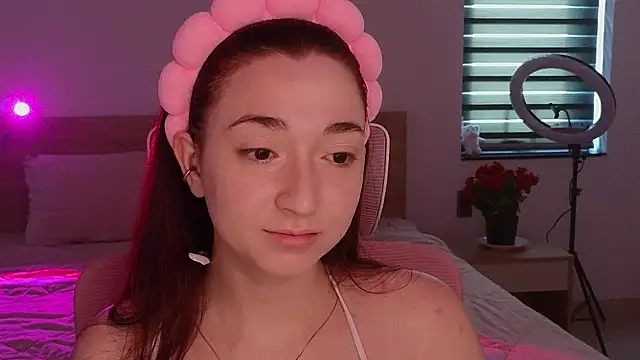 YasmineWest online show from May 7, 12:49 am