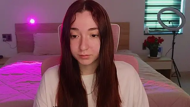 YasmineWest online show from May 8, 12:38 am