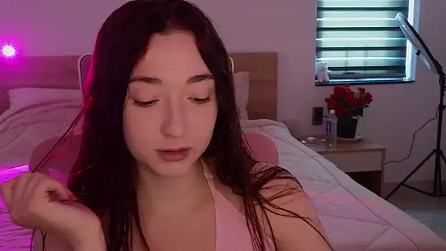 YasmineWest online show from May 10, 4:50 am