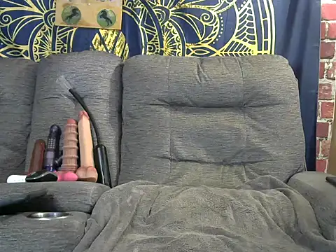 lovely lola1111 online show from July 3, 2:07 am