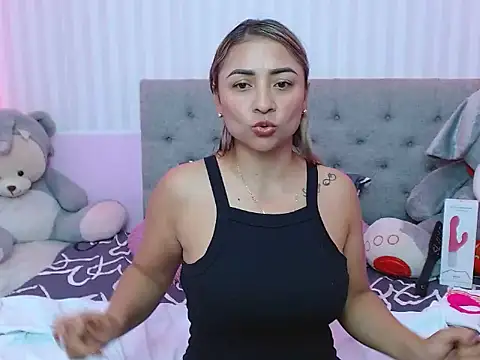 milf bigass  online show from February 12, 6:19 pm