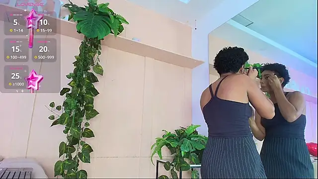 saray mardez online show from February 17, 12:27 pm