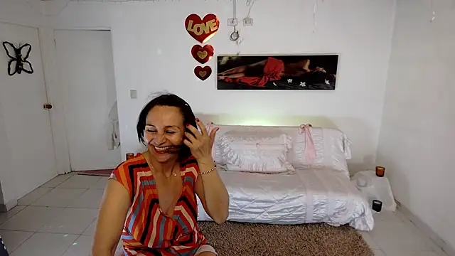 lollita 23  online show from April 24, 8:33 pm