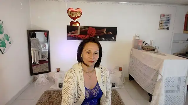 lollita 23  online show from May 7, 7:30 pm