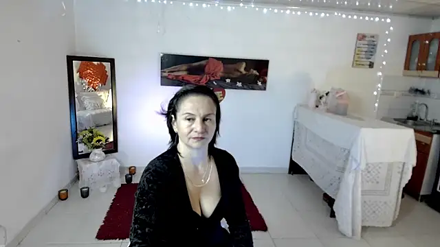 lollita 23  online show from June 13, 7:56 pm