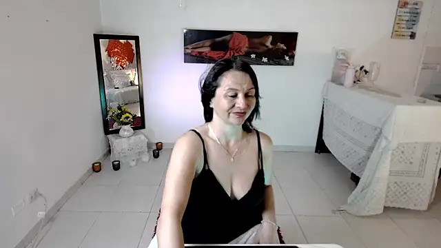 lollita 23  online show from June 15, 7:05 pm
