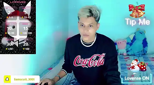 Snapshot of Liamscott_ chatting on December 10, 5:39 am Liamscott online show from December 10, 5:39 am