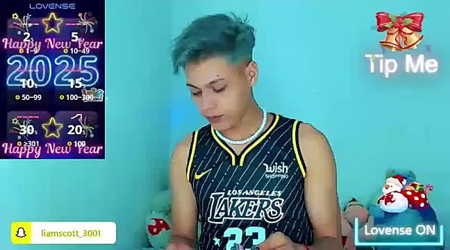 Snapshot of Liamscott_ chatting on January 5, 3:32 am Liamscott online show from January 5, 3:32 am