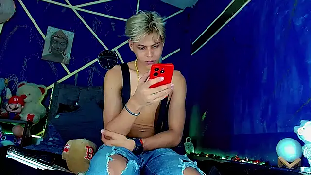 Liamscott  online show from May 8, 10:15 pm