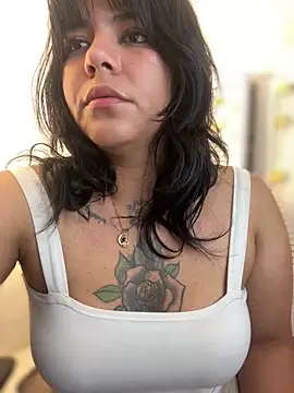 JulianaCastillo online show from December 29, 4:48 am