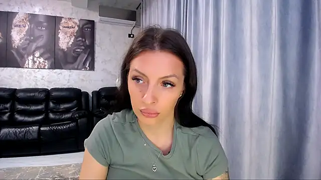 Snapshot of stayhere chatting on November 4, 8:41 pm stayhere online show from November 4, 8:41 pm