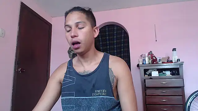 Snapshot of CoreAlejito chatting on February 28, 3:48 pm CoreAlejito online show from February 28, 3:48 pm