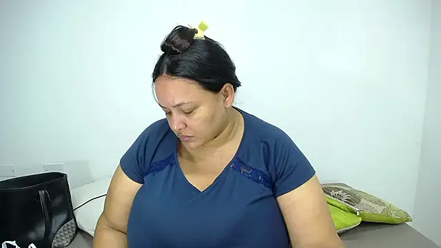 CrushOnMe  online show from January 13, 12:32 pm