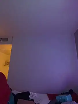 Snapshot of renegade_vyxxen chatting on December 27, 1:32 am renegade vyxxen online show from December 27, 1:32 am