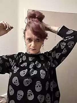 Snapshot of renegade_vyxxen chatting on March 5, 6:12 am renegade vyxxen online show from March 5, 6:12 am