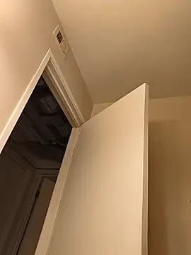 Snapshot of renegade_vyxxen chatting on December 16, 10:37 pm renegade vyxxen online show from December 16, 10:37 pm