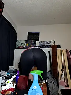 Snapshot of renegade_vyxxen chatting on February 24, 2:15 pm renegade vyxxen online show from February 24, 2:15 pm