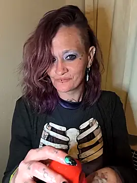 Snapshot of renegade_vyxxen chatting on March 12, 8:42 am renegade vyxxen online show from March 12, 8:42 am