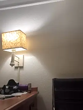 Snapshot of renegade_vyxxen chatting on March 31, 9:43 am renegade vyxxen online show from March 31, 9:43 am